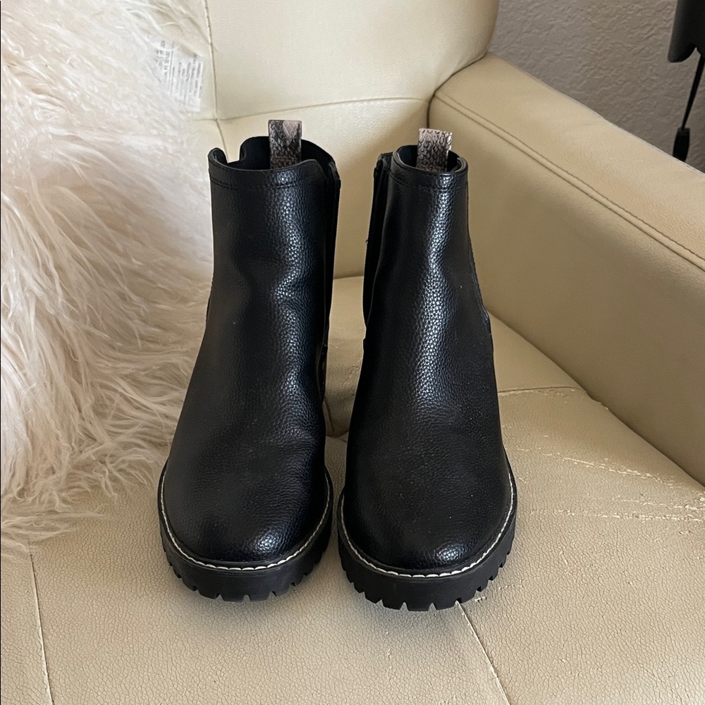 Classic Black chunky Boots